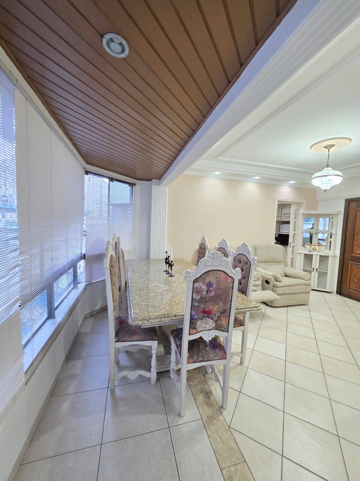 #1027 - Apartamento para Locação em Balneário Camboriú - SC