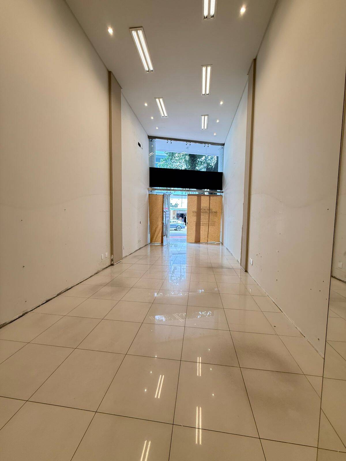 #1058 - Sala para Locação em Balneário Camboriú - SC